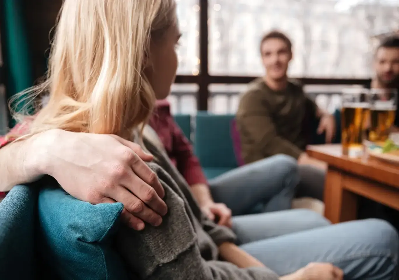 Terapia uzależnień Sieradz: wsparcie bliskich podczas spotkania